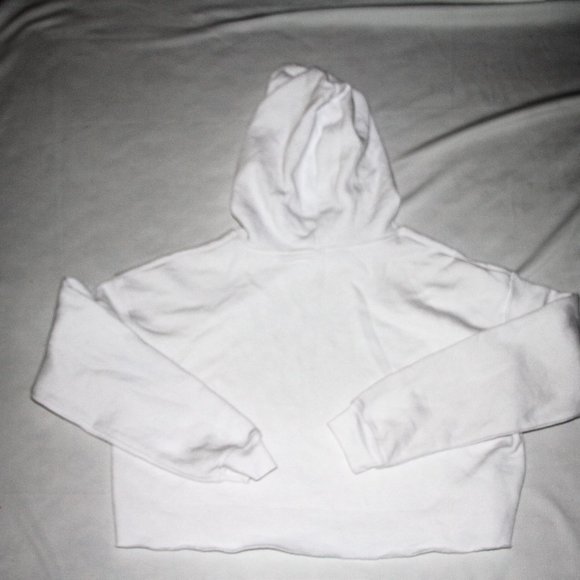 NWT Red Hearts Crystals On White Cropped Hoodie M - Picture 14 of 14
